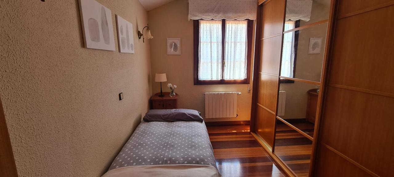 Las Parientucas Novales Εξωτερικό φωτογραφία